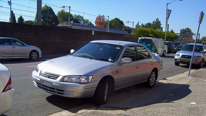 How far away can you park from a driveway or street corner? | AutoGuru