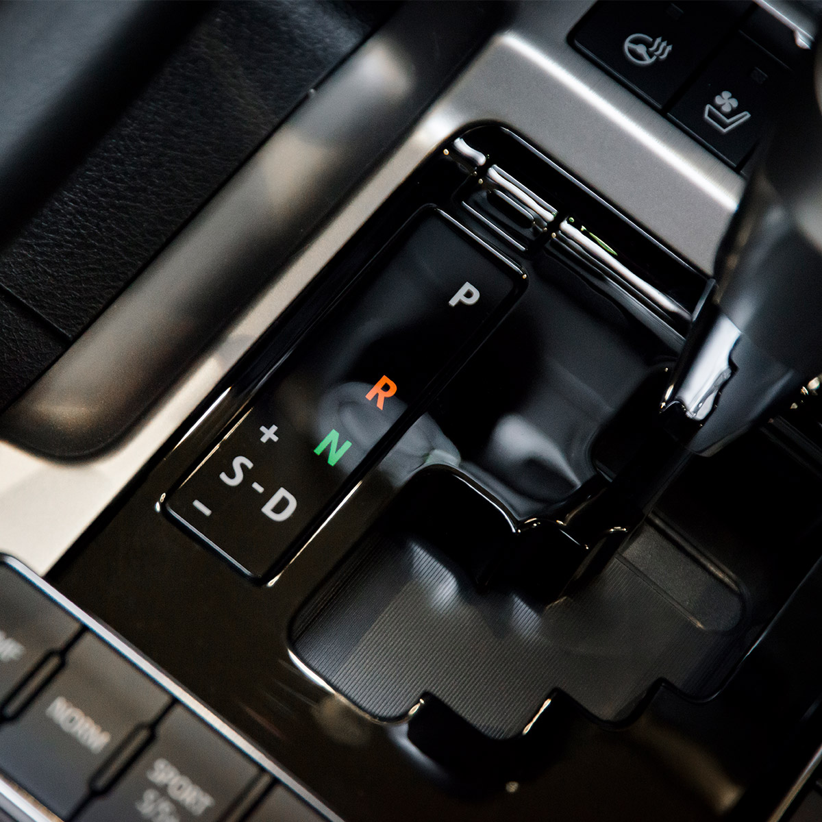 Holden Captiva automatic selector cable replacement | AutoGuru